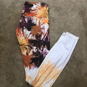 S teeki leggings Great condition Super rare print.